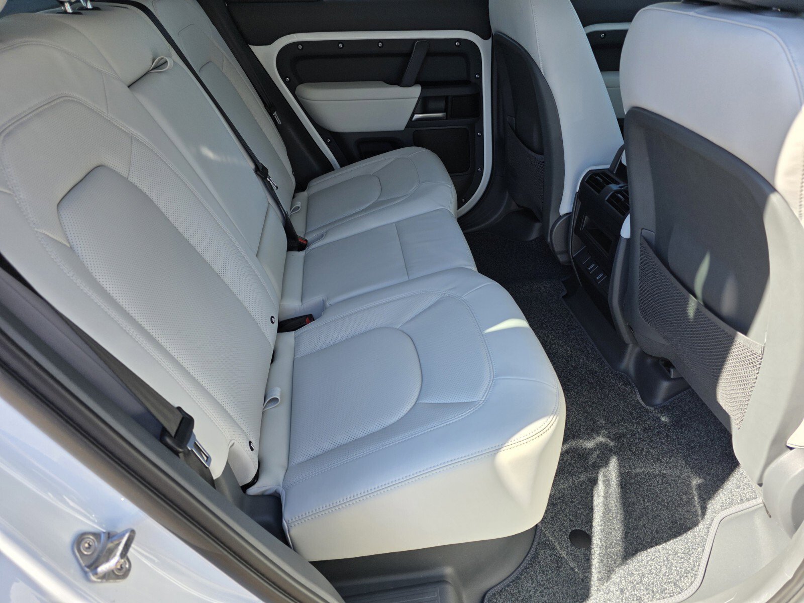 Used 2026 Land Rover Defender 110 S image 5