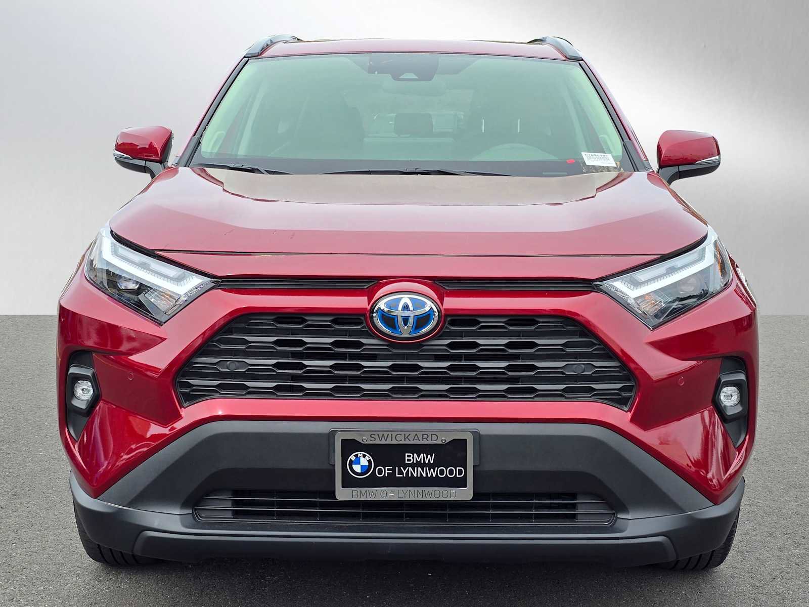 Used 2023 Toyota RAV4 XLE Premium AWD/4WD image 8