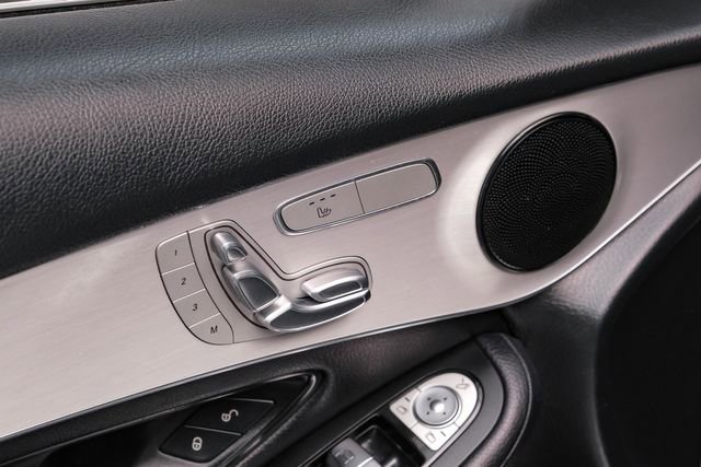 Used 2019 Mercedes-Benz GLC 300 w/ Premium Package image 39