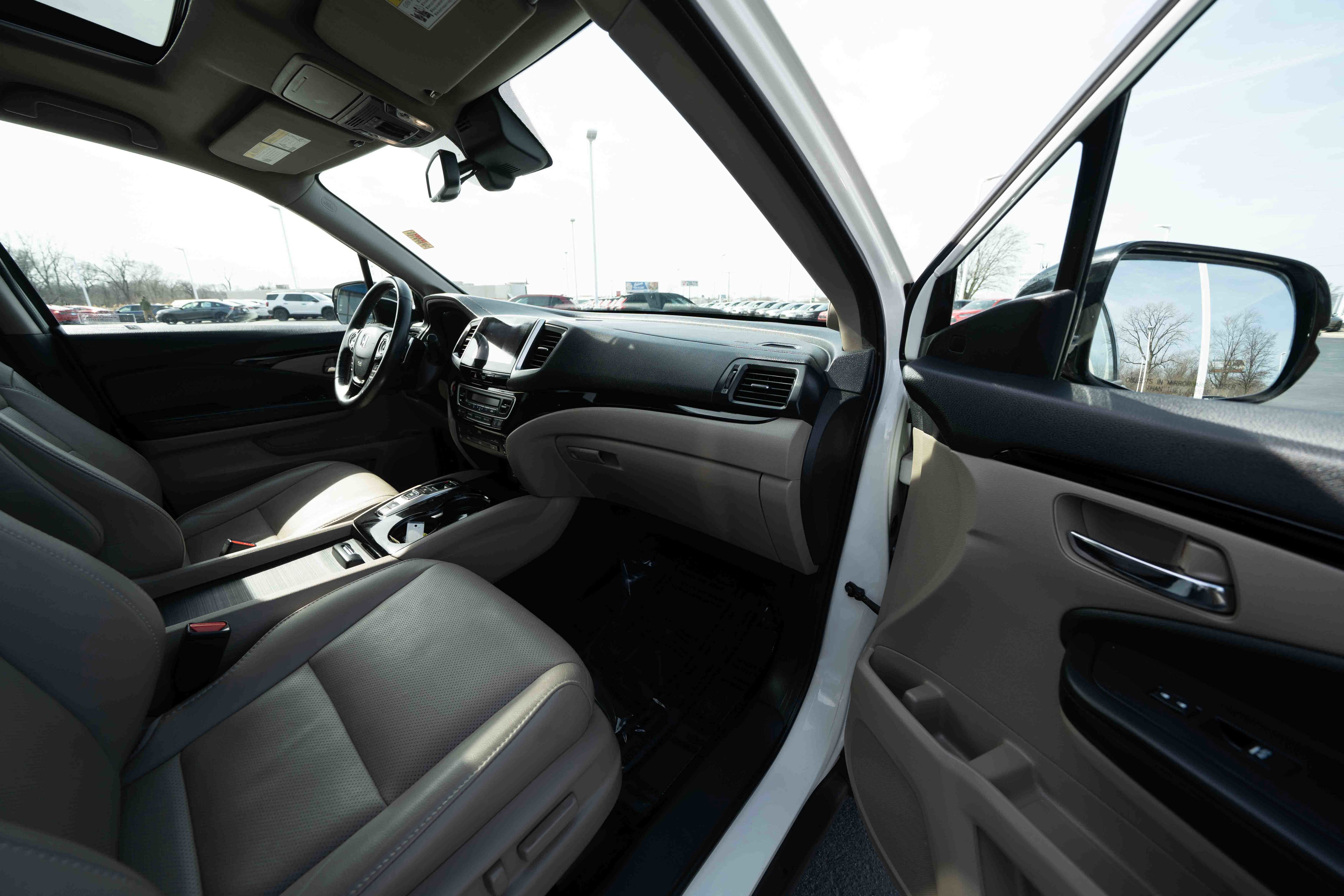 Used 2017 Honda Pilot Elite image 27