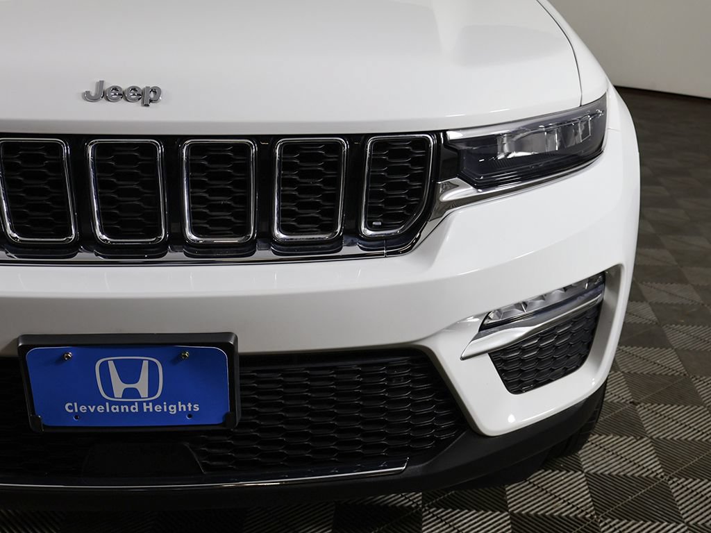 Used 2023 Jeep Grand Cherokee Limited AWD/4WD image 16