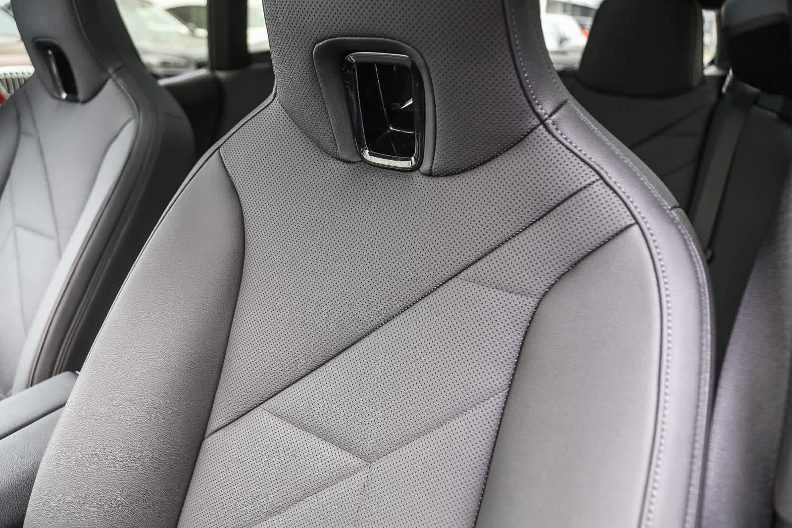 Used 2025 BMW iX xDrive50 w/ Premium Package image 20