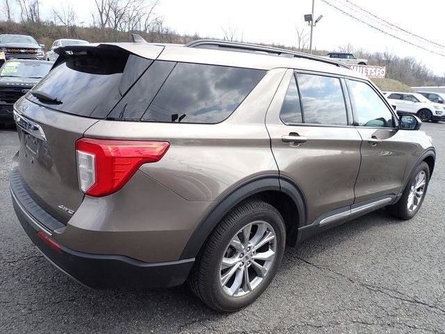 Used 2021 Ford Explorer XLT w/ Equipment Group 202A image 5