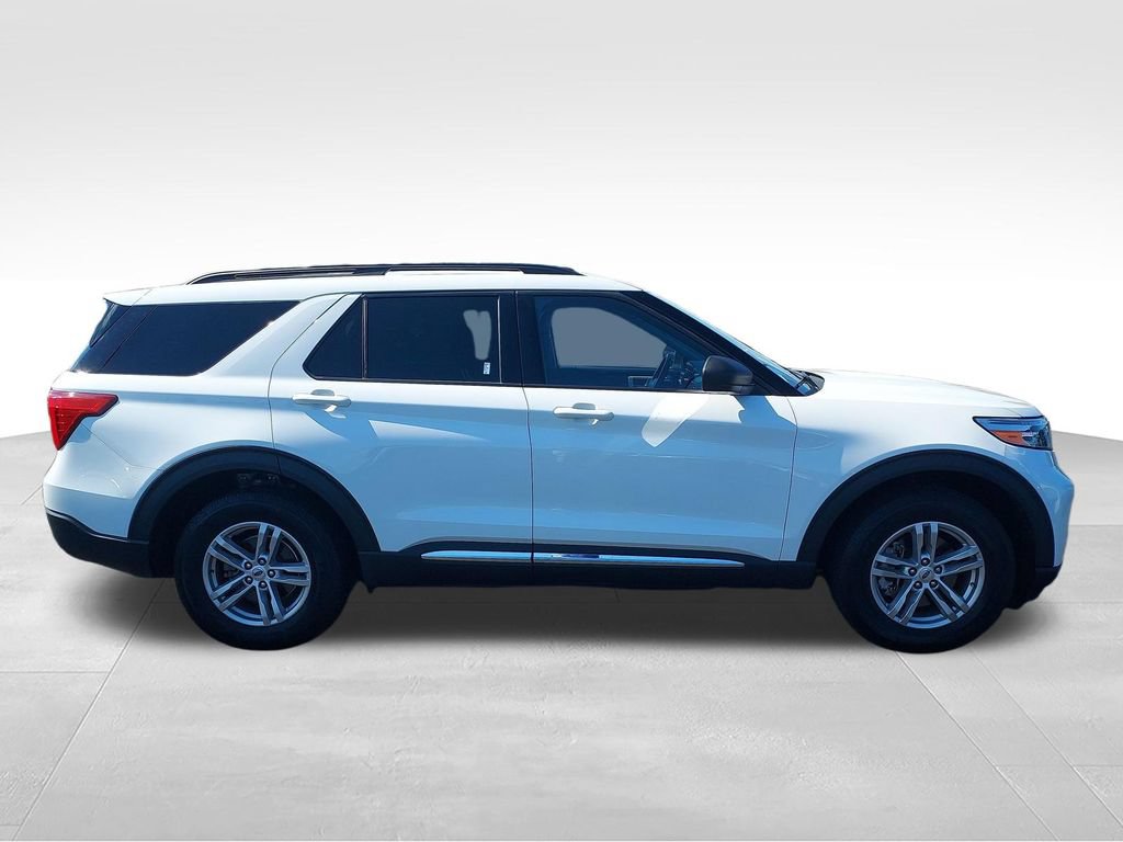 Used 2021 Ford Explorer XLT w/ Equipment Group 202A AWD/4WD image 6