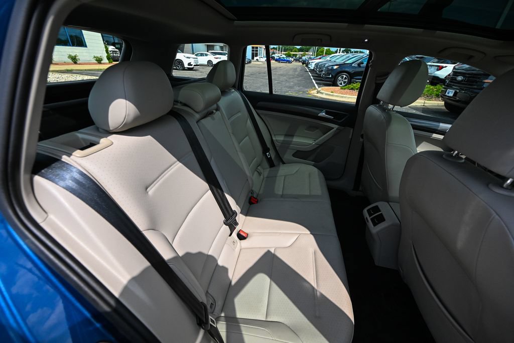 Used 2019 Volkswagen Golf SE FWD image 27