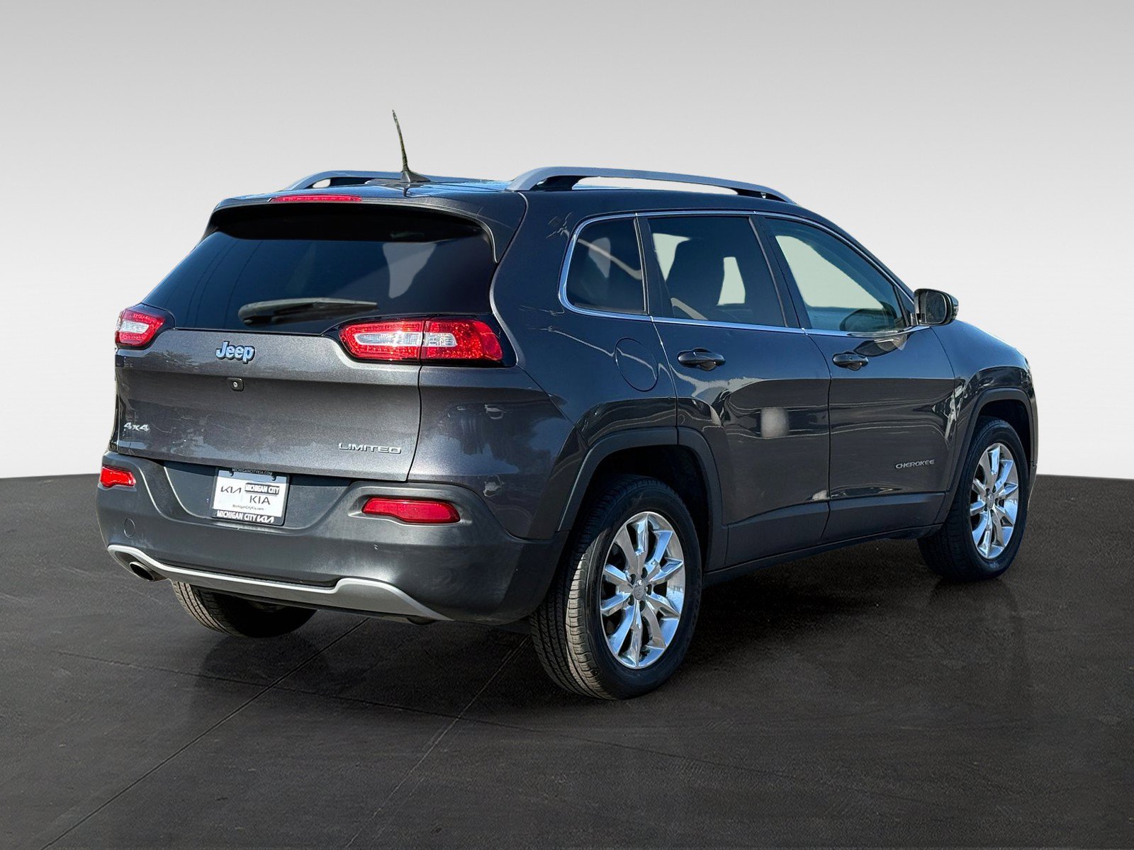 Used 2017 Jeep Cherokee Limited AWD/4WD image 5