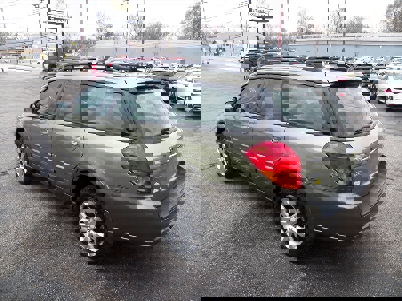 Used 2006 Subaru Outback 2.5i Limited image 2