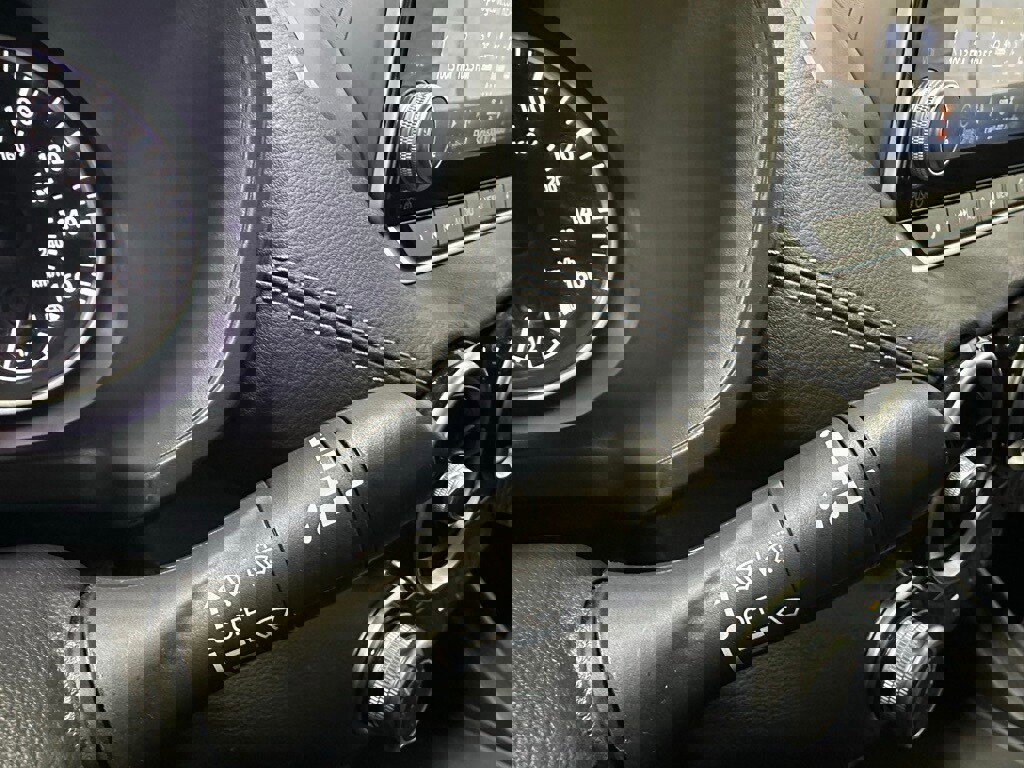 Used 2025 Nissan Sentra SV image 22