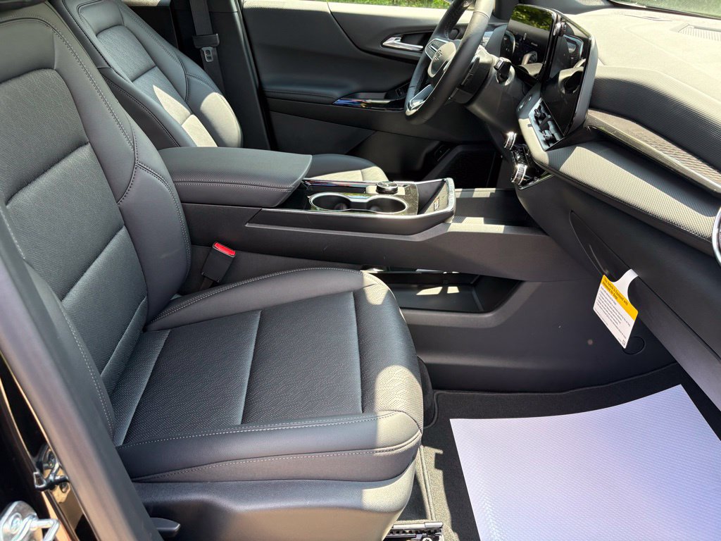 New 2026 Chevrolet Equinox LT w/ Convenience Package II FWD image 36