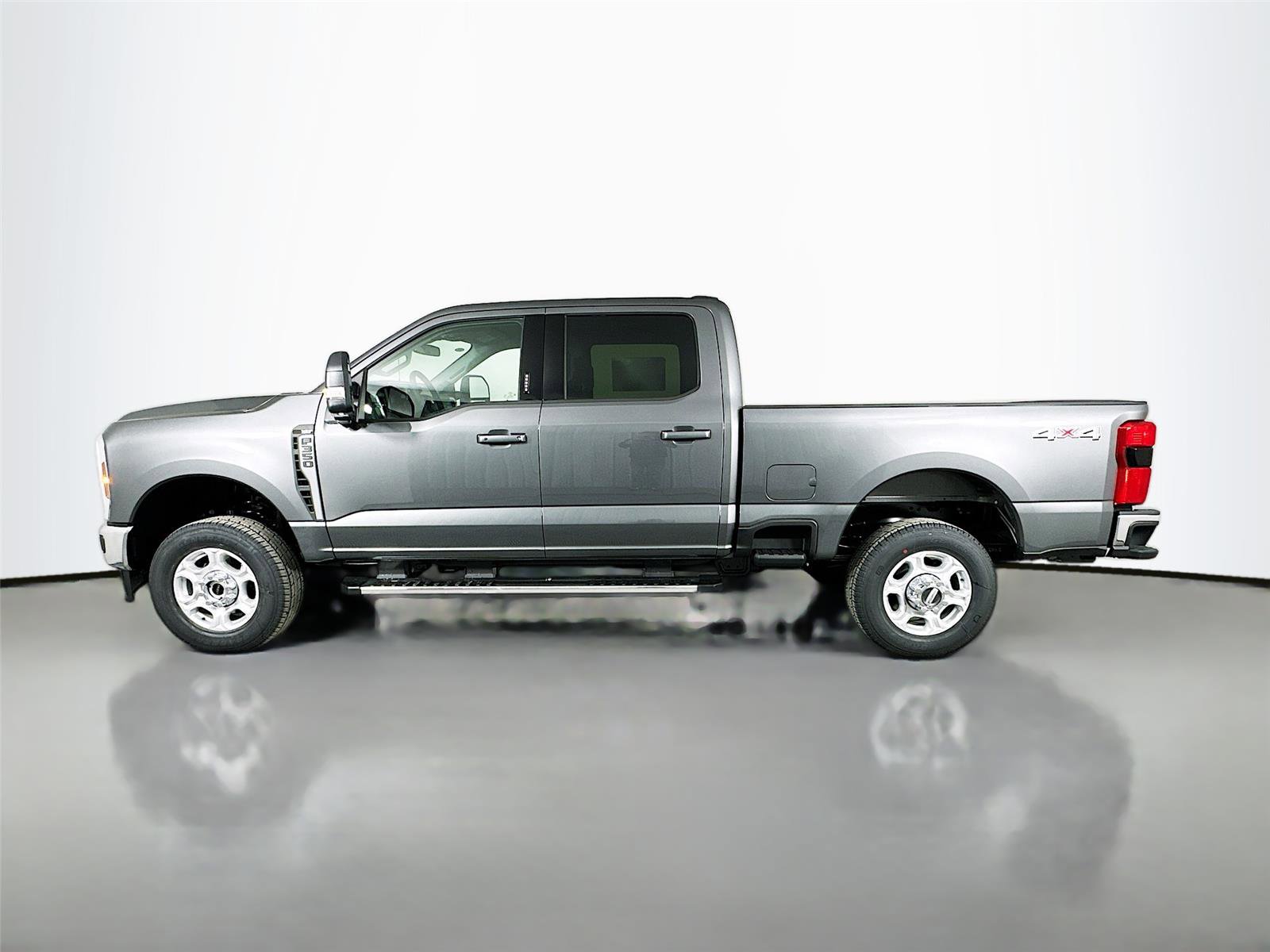 New 2026 Ford F350 XLT w/ XLT Premium Package image 4