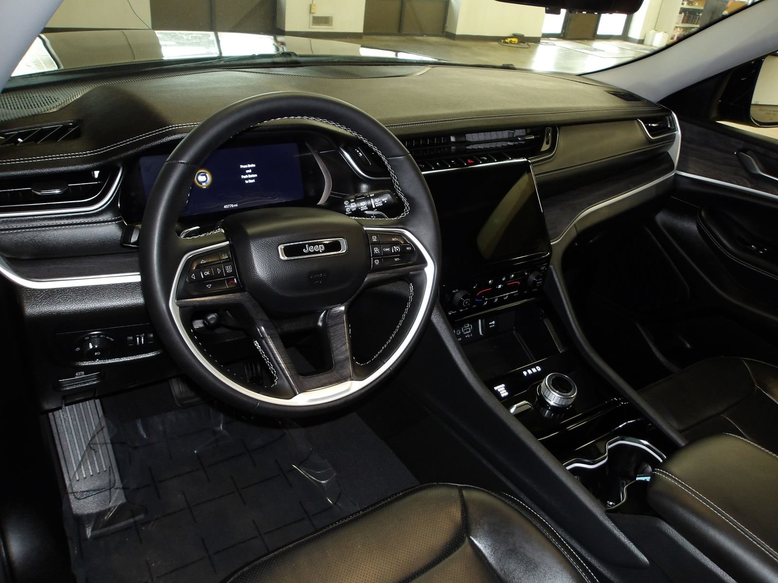 Used 2023 Jeep Grand Cherokee L Limited w/ Luxury Tech Group II AWD/4WD image 9