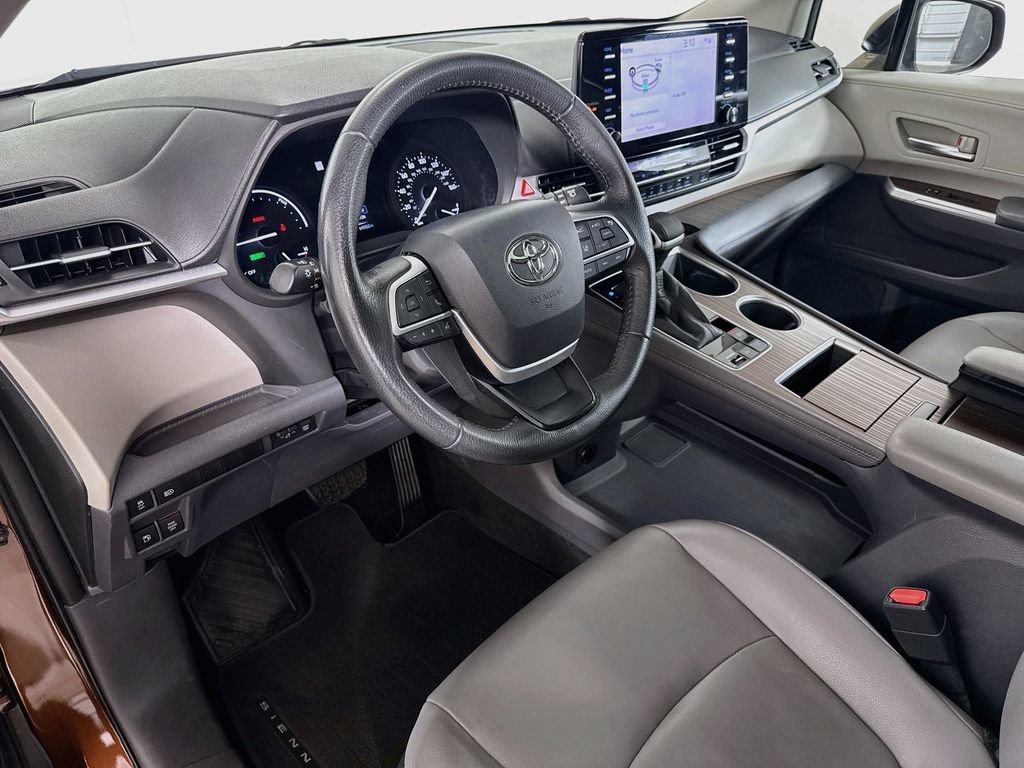 Used 2022 Toyota Sienna XLE FWD image 9