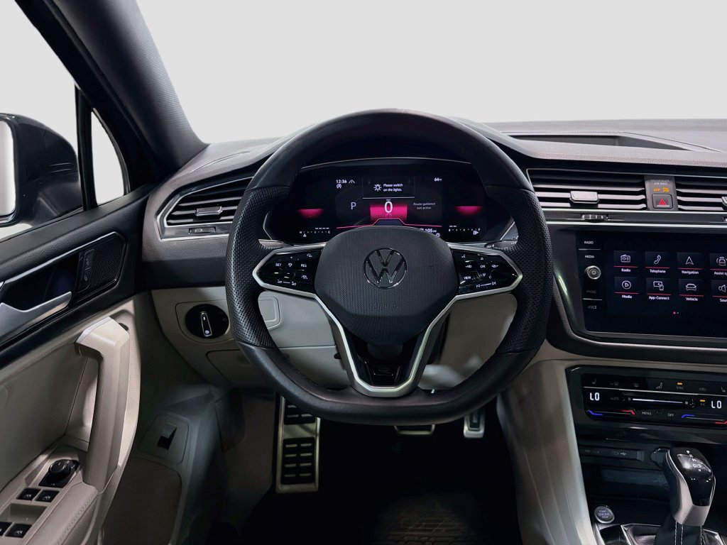 Used 2024 Volkswagen Tiguan SE R-Line AWD/4WD image 23