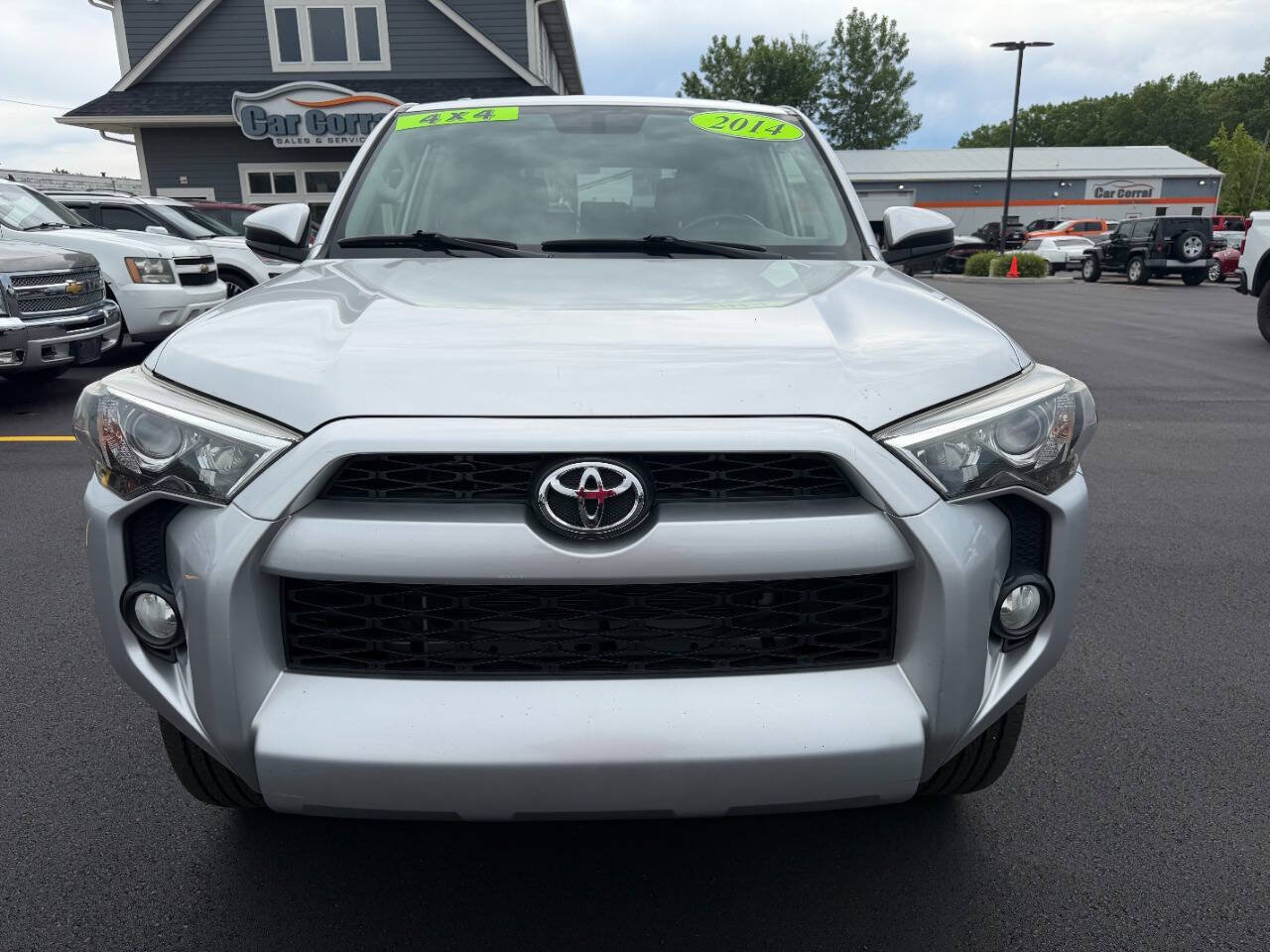 Used 2014 Toyota 4Runner SR5 AWD/4WD image 8