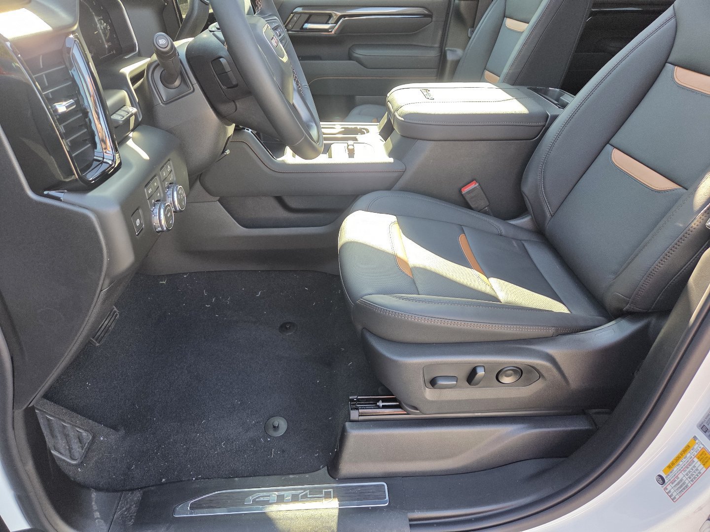 New 2026 GMC Sierra 2500 AT4 w/ AT4 Premium Plus Package AWD/4WD image 28