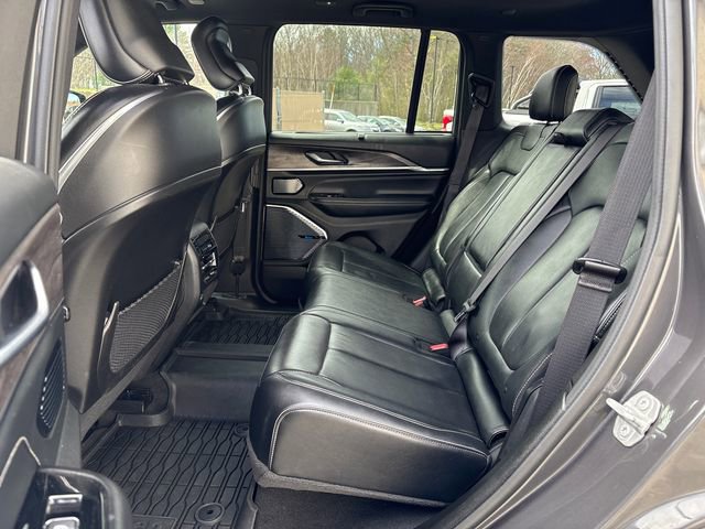 Used 2022 Jeep Grand Cherokee Overland w/ Luxury Tech Group IV AWD/4WD image 18