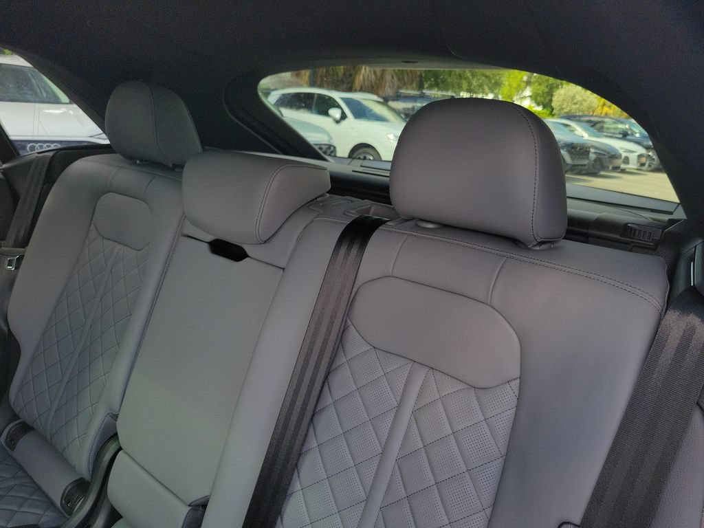 New 2026 Audi SQ8 Premium Plus AWD/4WD image 26