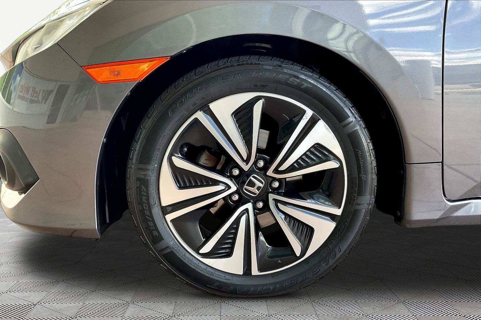 Used 2018 Honda Civic EX-T image 30