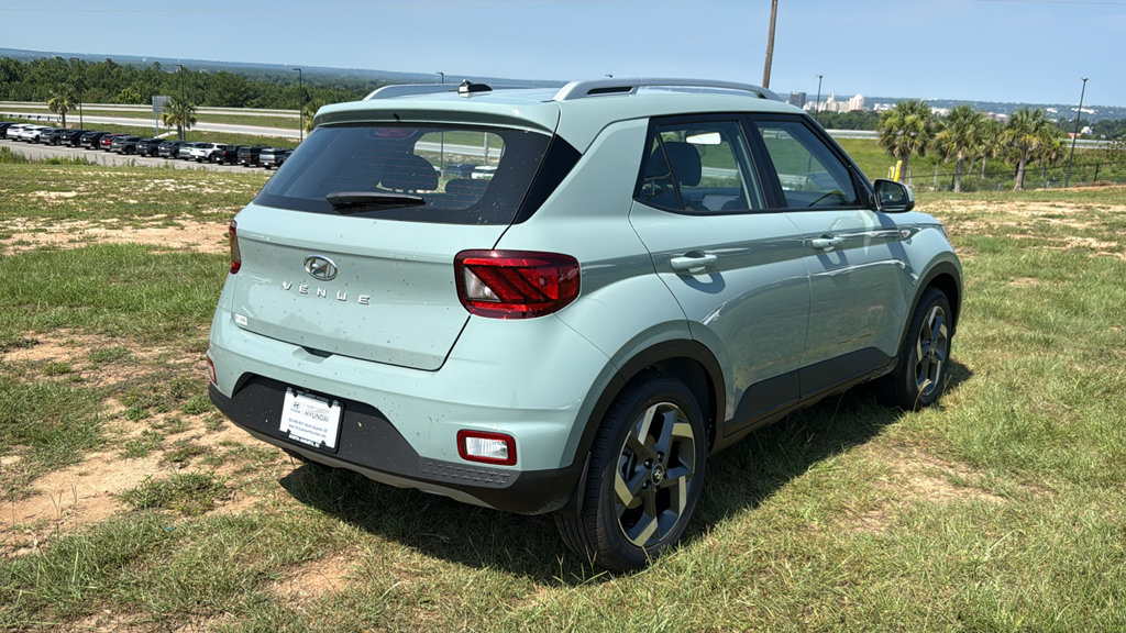 New 2026 Hyundai Venue SEL FWD image 7