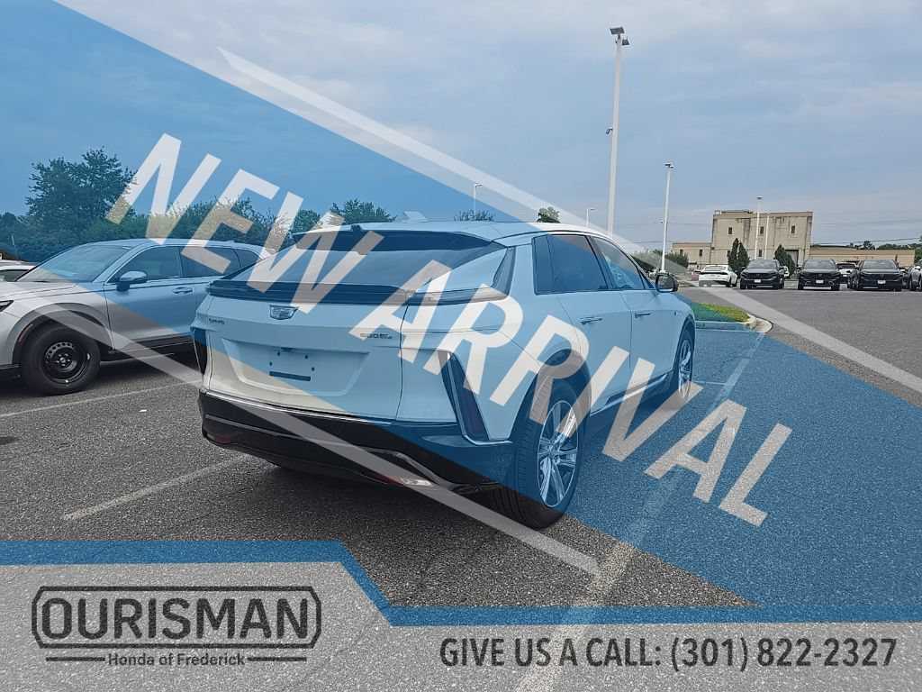 Used 2024 Cadillac Lyriq Tech AWD/4WD image 8