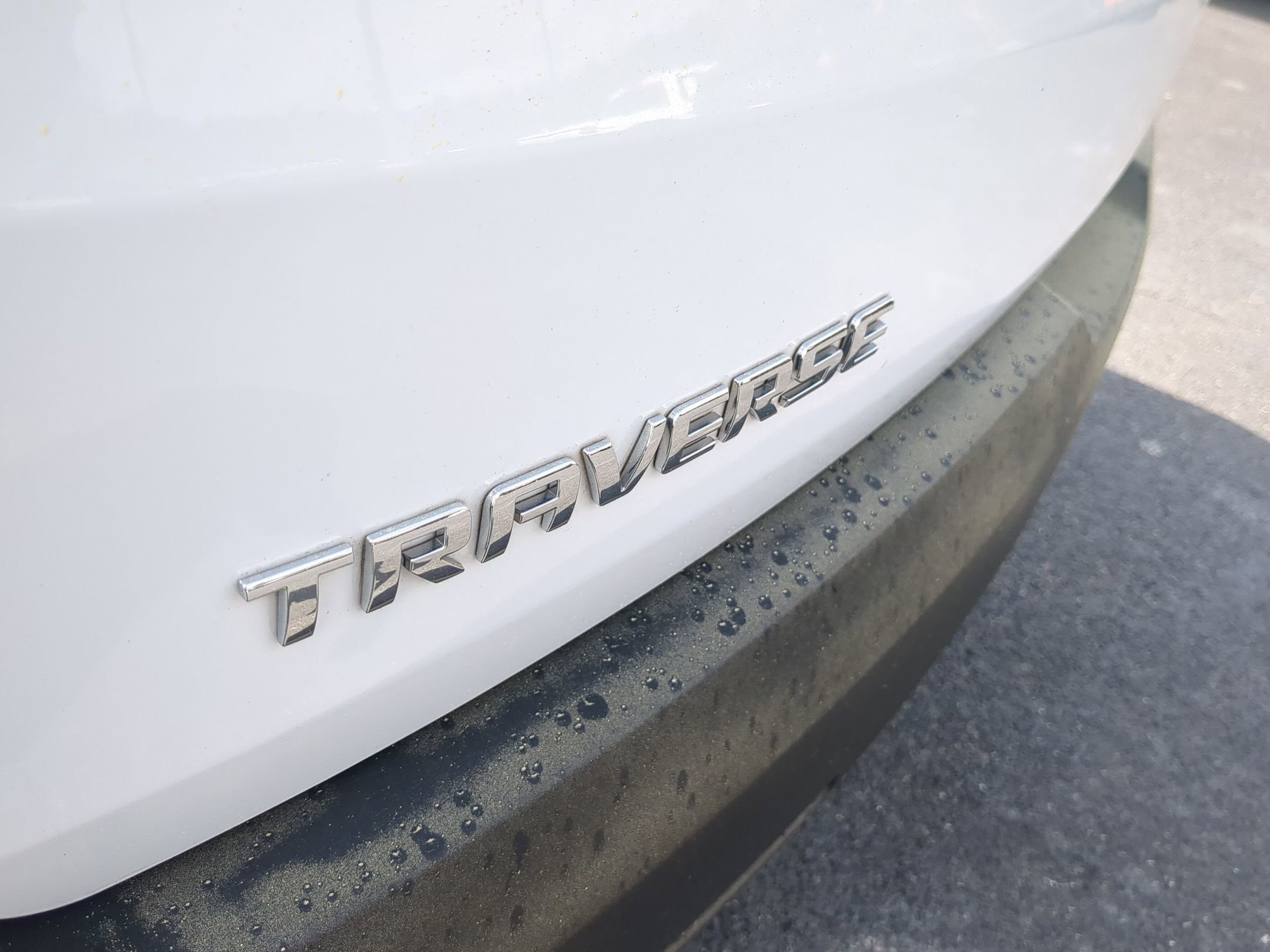 Used 2023 Chevrolet Traverse LS FWD image 31