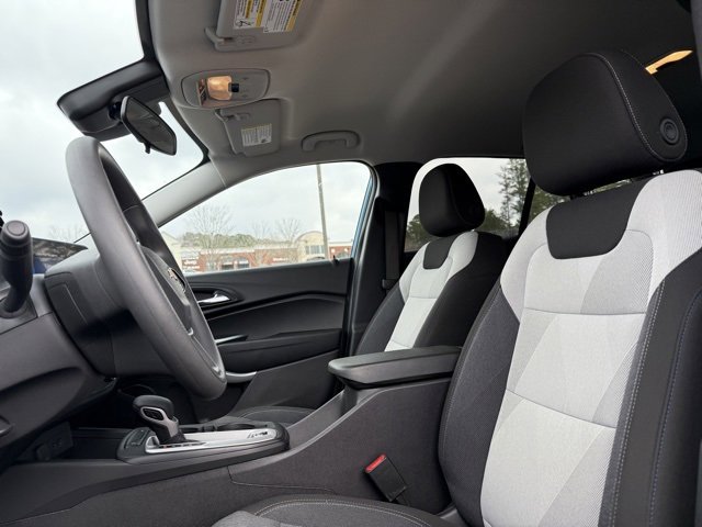 Used 2025 Chevrolet Trax LS image 27
