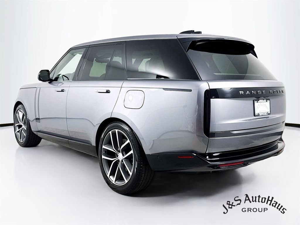 Used 2025 Land Rover Range Rover SE image 5