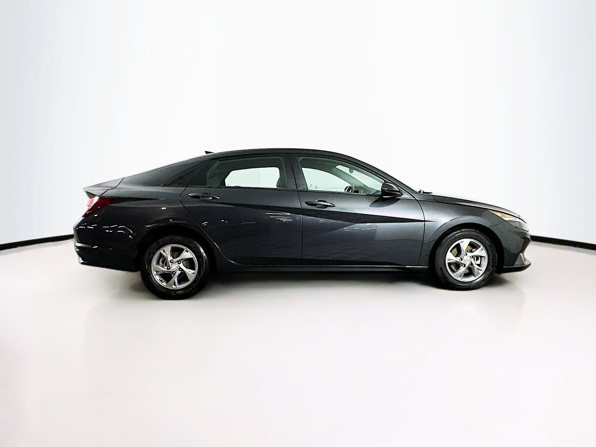 Used 2021 Hyundai Elantra SE image 10