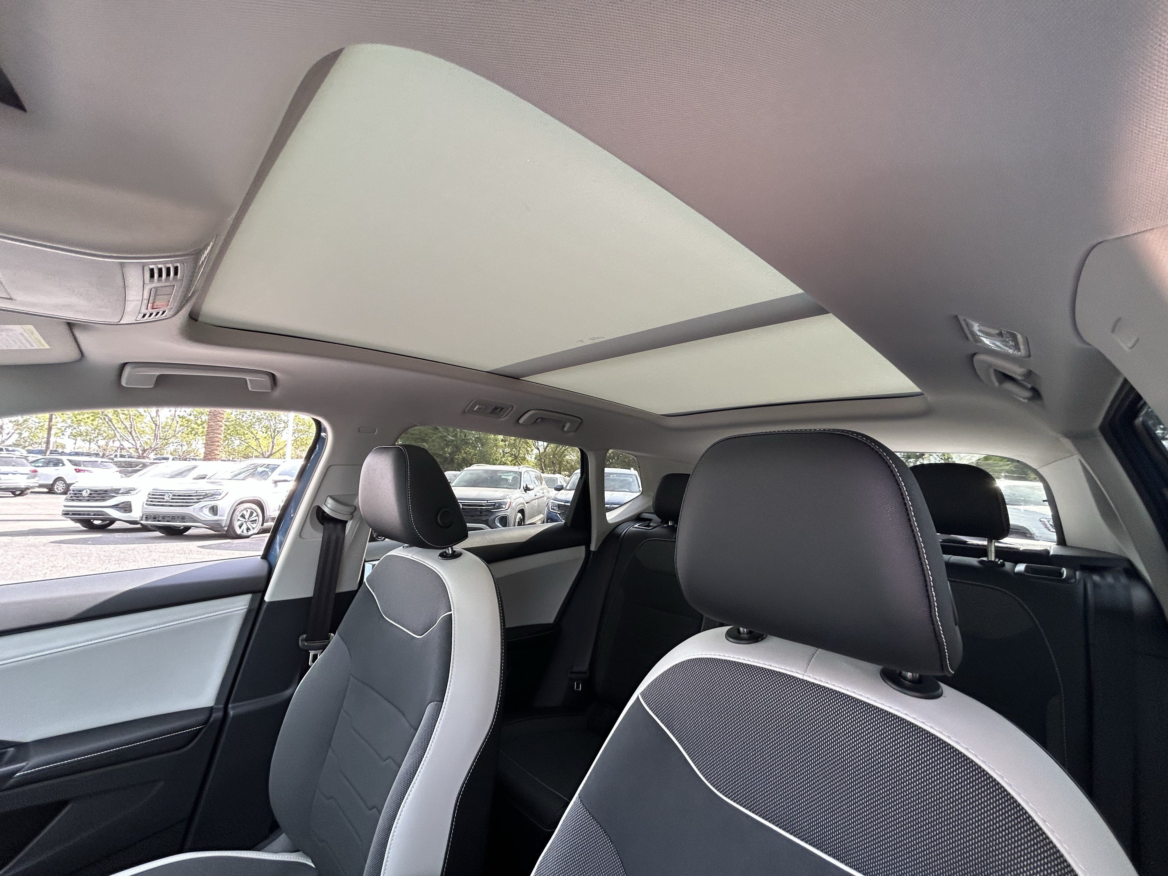 New 2026 Volkswagen Taos SE FWD image 19