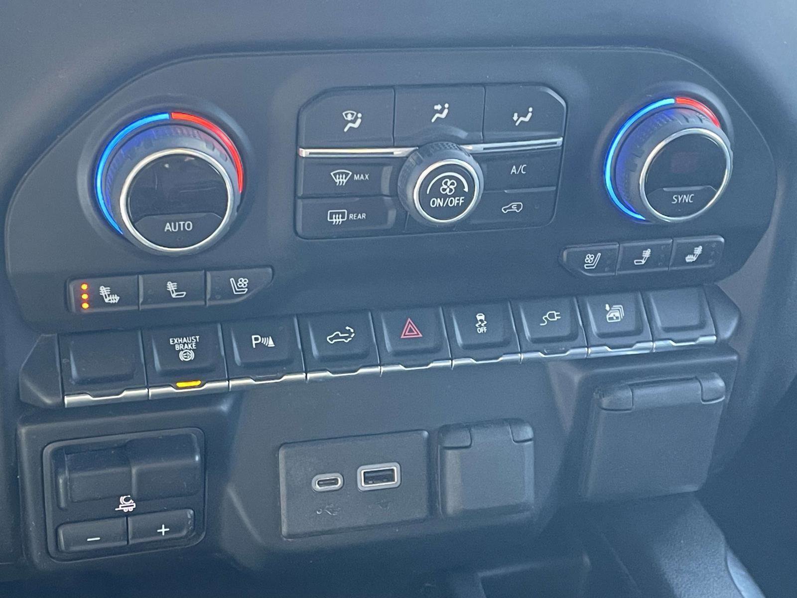 Used 2022 Chevrolet Silverado 3500 High Country image 4