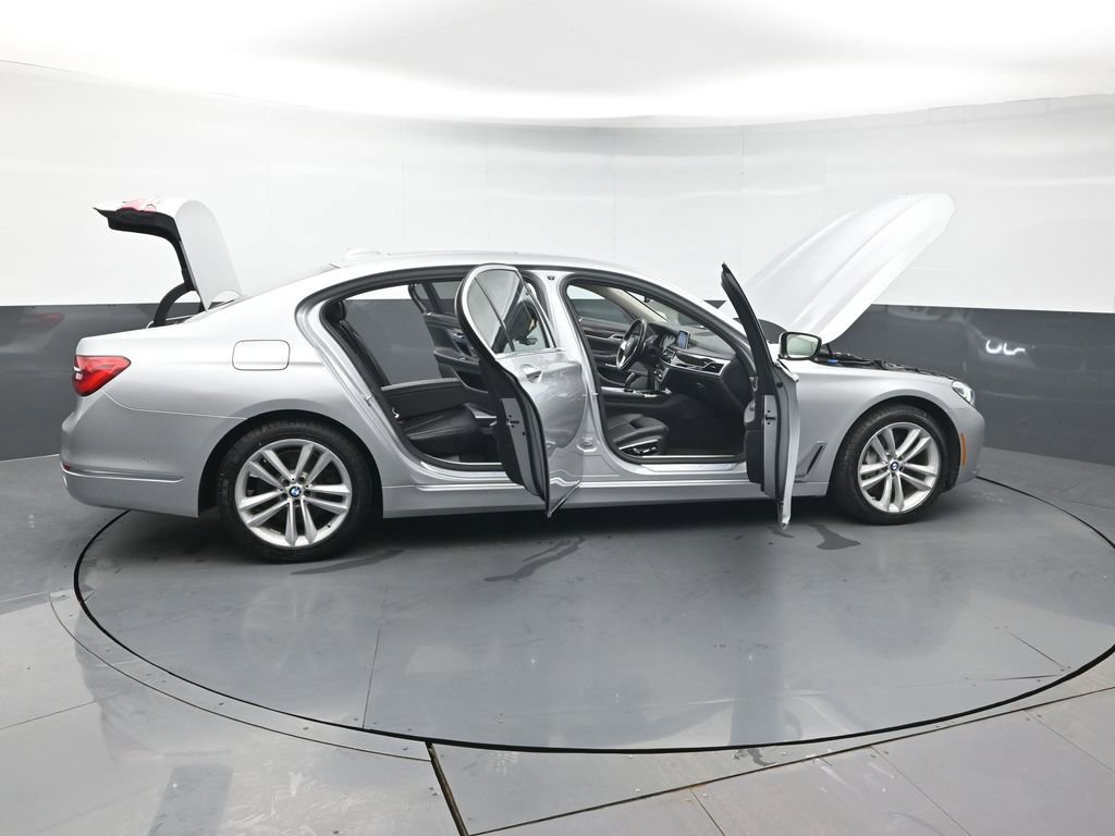Used 2016 BMW 750i xDrive image 49