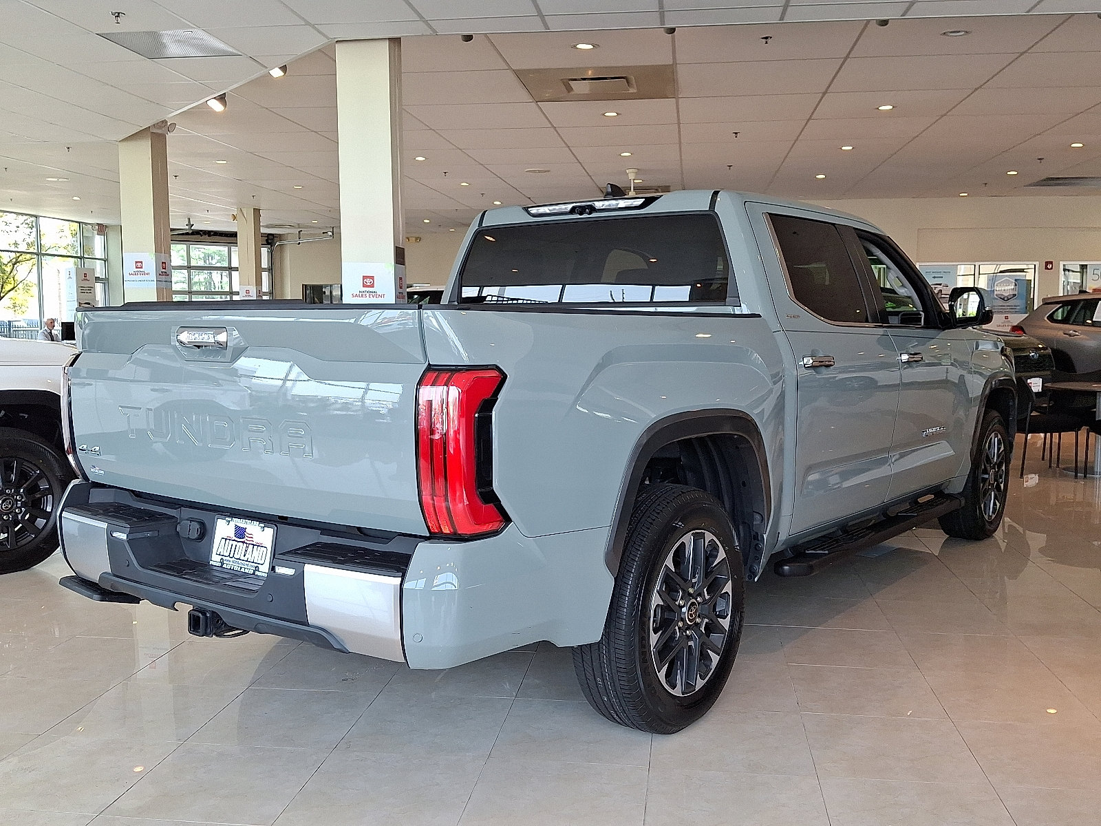 Used 2024 Toyota Tundra Limited AWD/4WD image 6