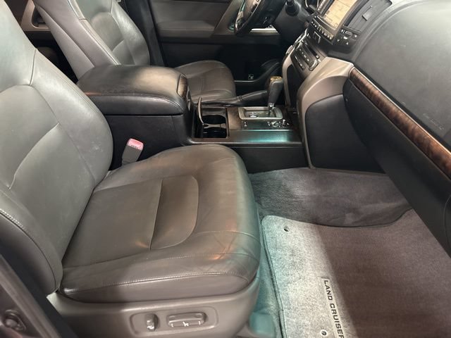 Used 2009 Toyota Land Cruiser AWD/4WD image 32