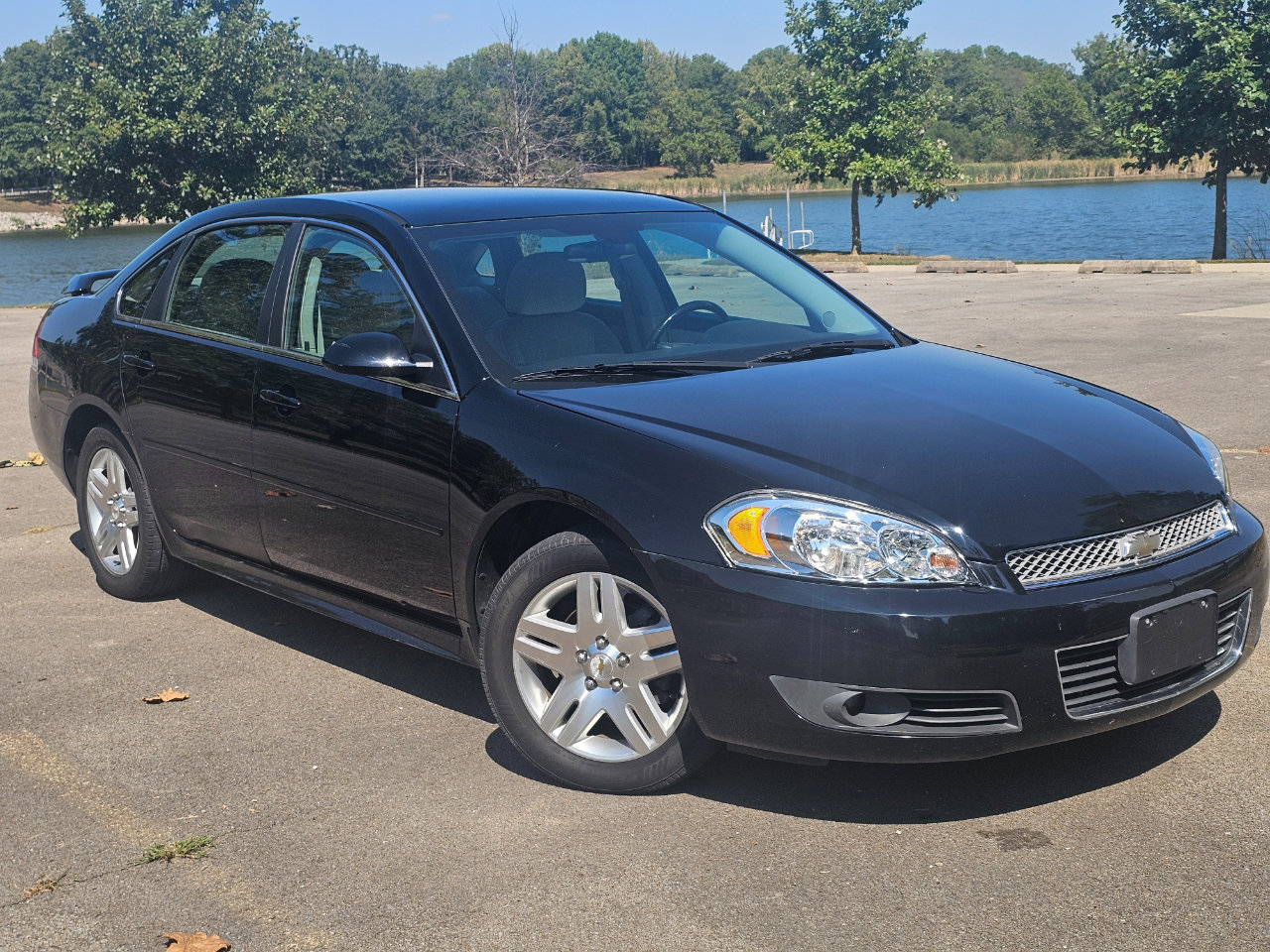 Used 2011 Chevrolet Impala LT image 2