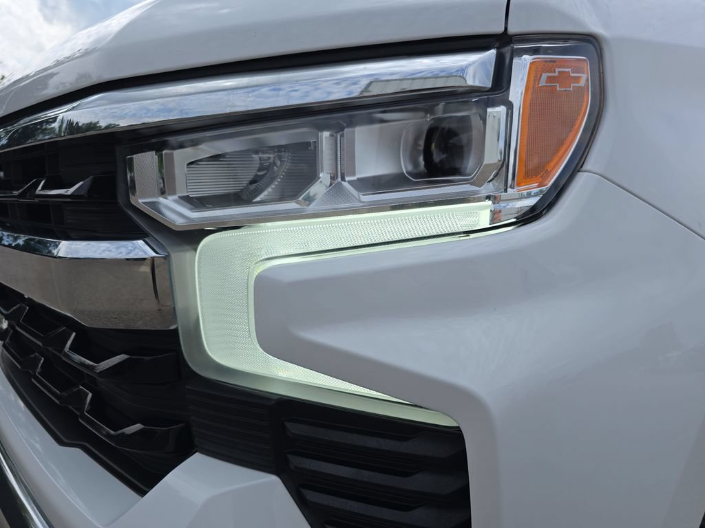 Used 2023 Chevrolet Silverado 1500 LT AWD/4WD image 30