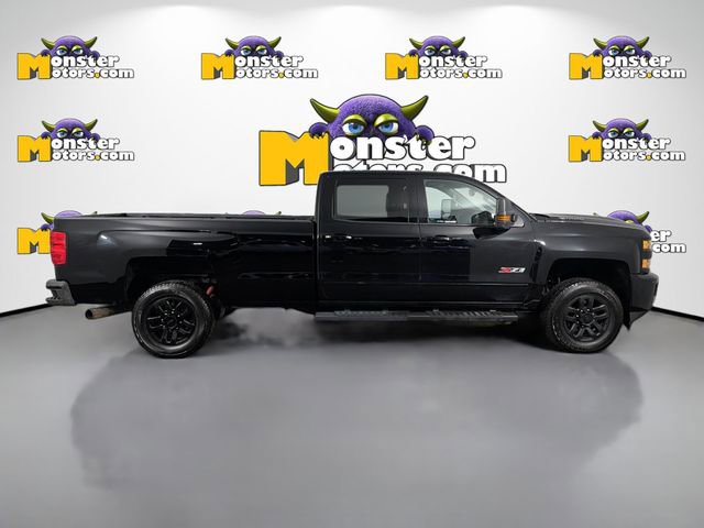 Used 2018 Chevrolet Silverado 2500 LT w/ Midnight Edition AWD/4WD image 4