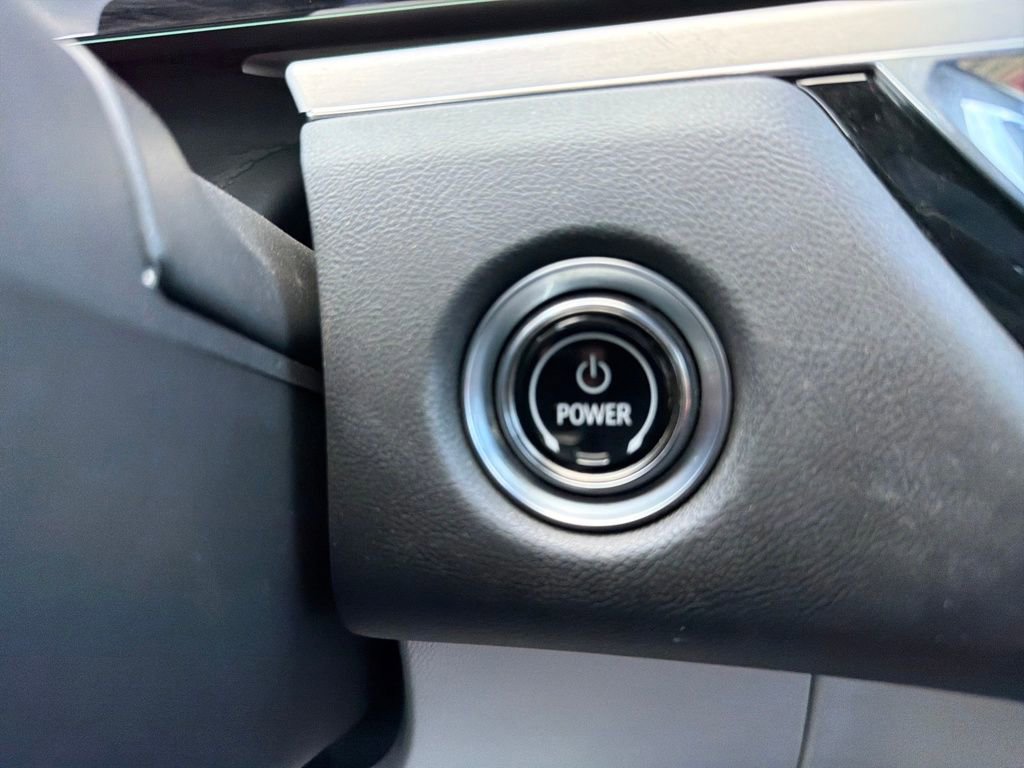 Used 2023 Cadillac Lyriq Luxury image 18