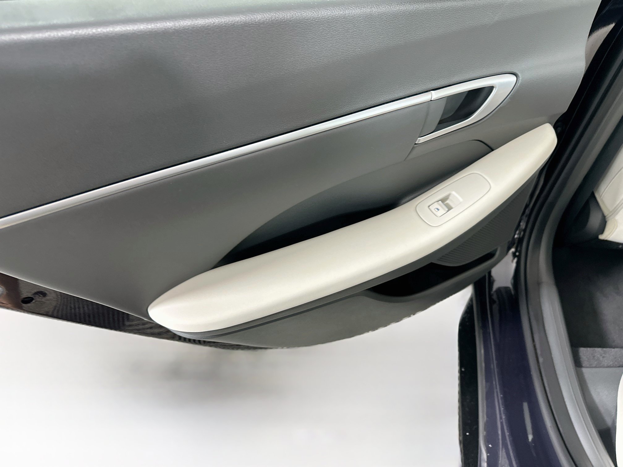 Used 2025 Hyundai Sonata SEL FWD image 25