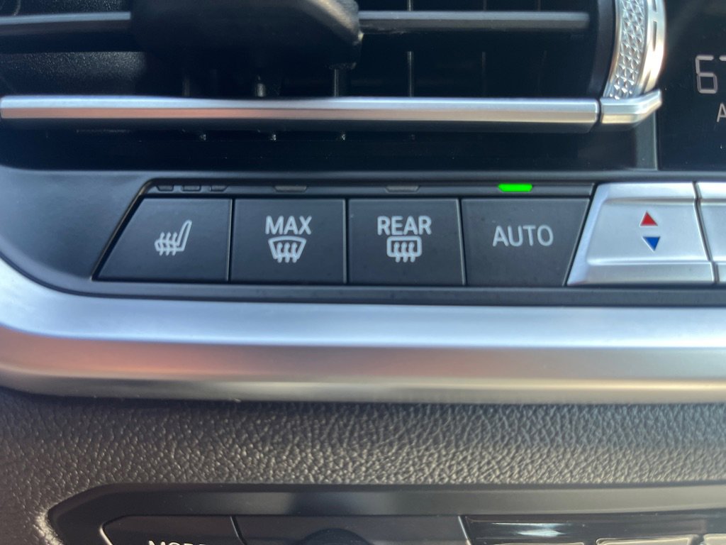 Used 2021 BMW M440i Convertible w/ Executive Package image 27