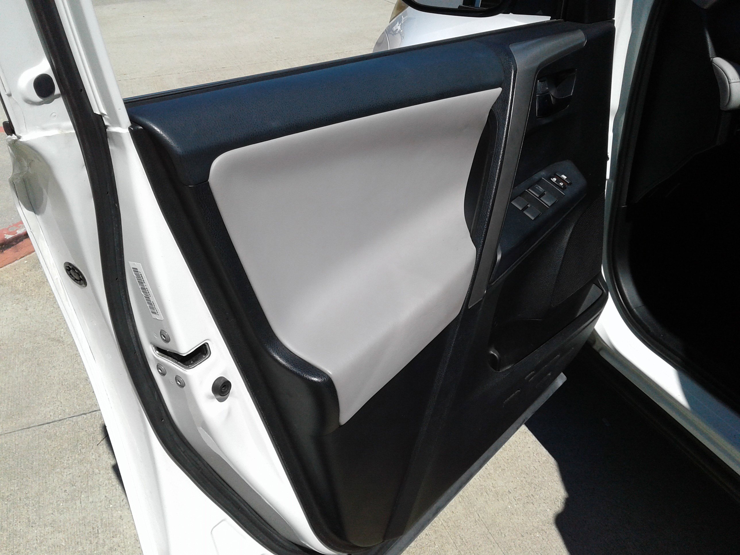 Used 2016 Toyota RAV4 XLE image 16