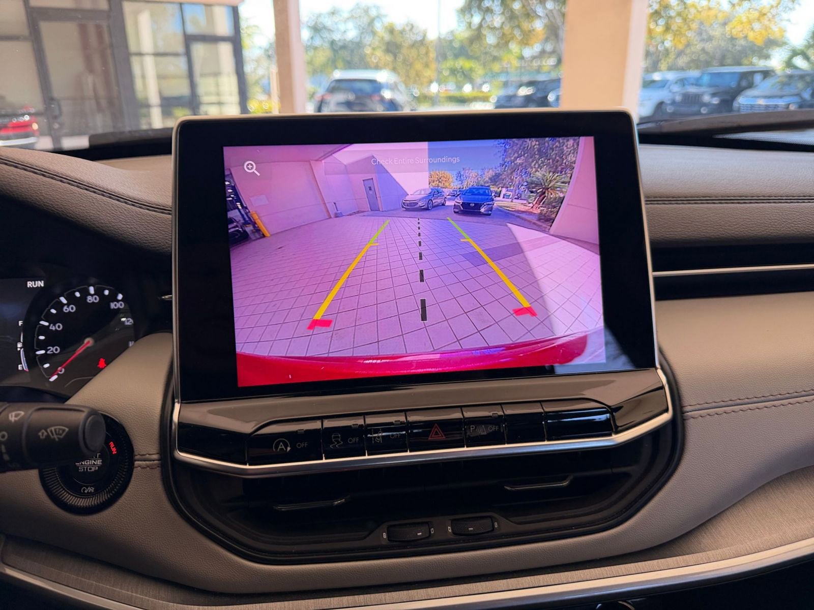 Used 2025 Jeep Compass Limited image 17