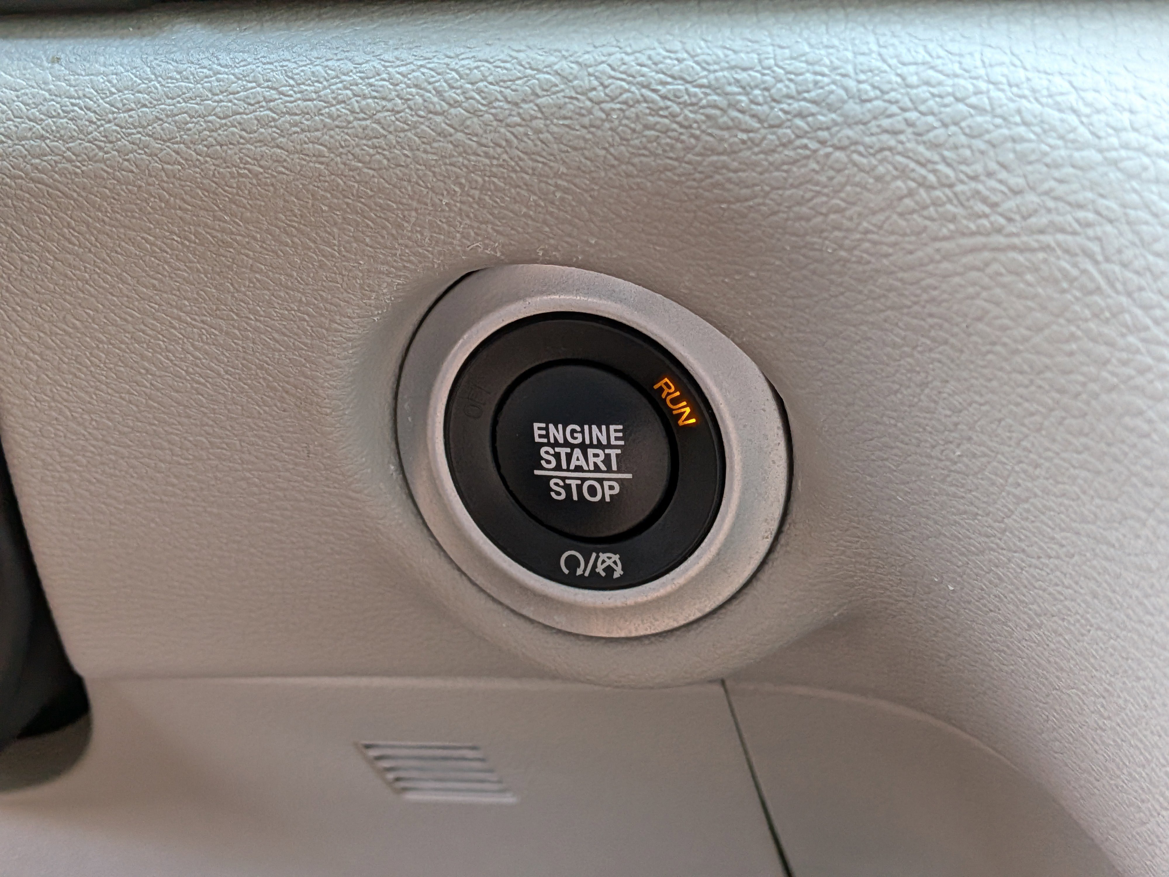 Used 2024 Chrysler Pacifica Touring-L image 31