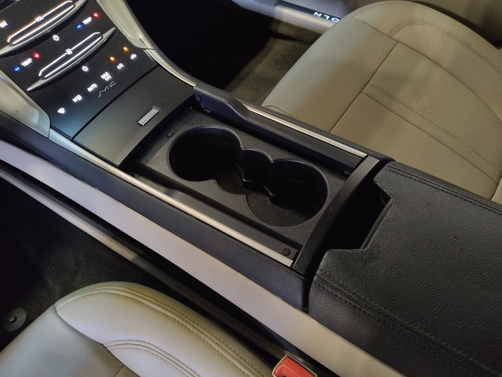 Used 2016 Lincoln MKZ image 26