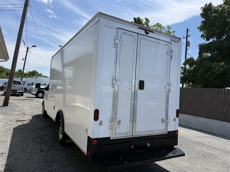 Used 2023 GMC Savana 3500 w/ Power Convenience Package RWD image 4