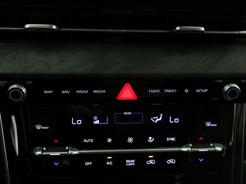 Used 2023 Kia Carnival EX FWD image 48