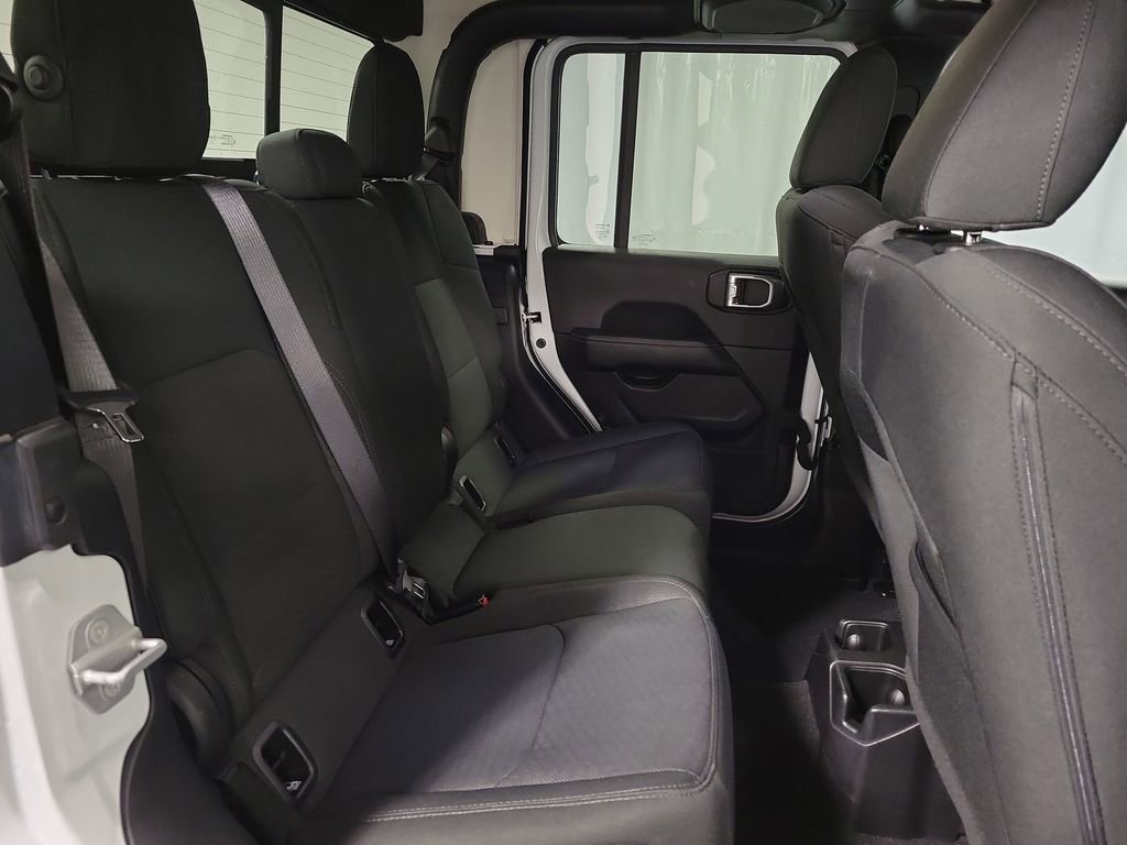 Used 2021 Jeep Gladiator Overland w/ Trailer Tow Package image 24