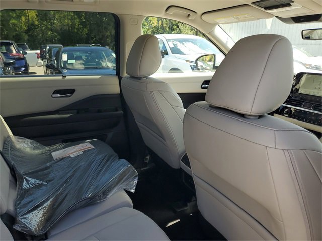 New 2025 Nissan Pathfinder SL image 30