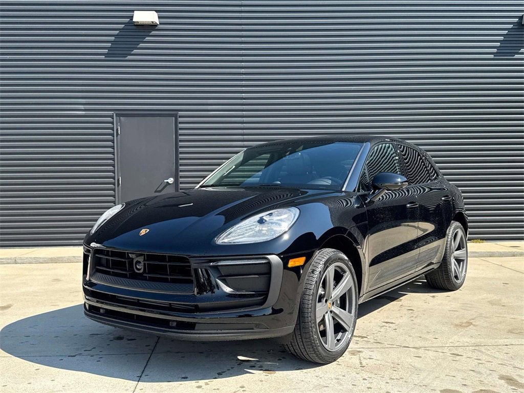 Used 2025 Porsche Macan AWD/4WD image 1