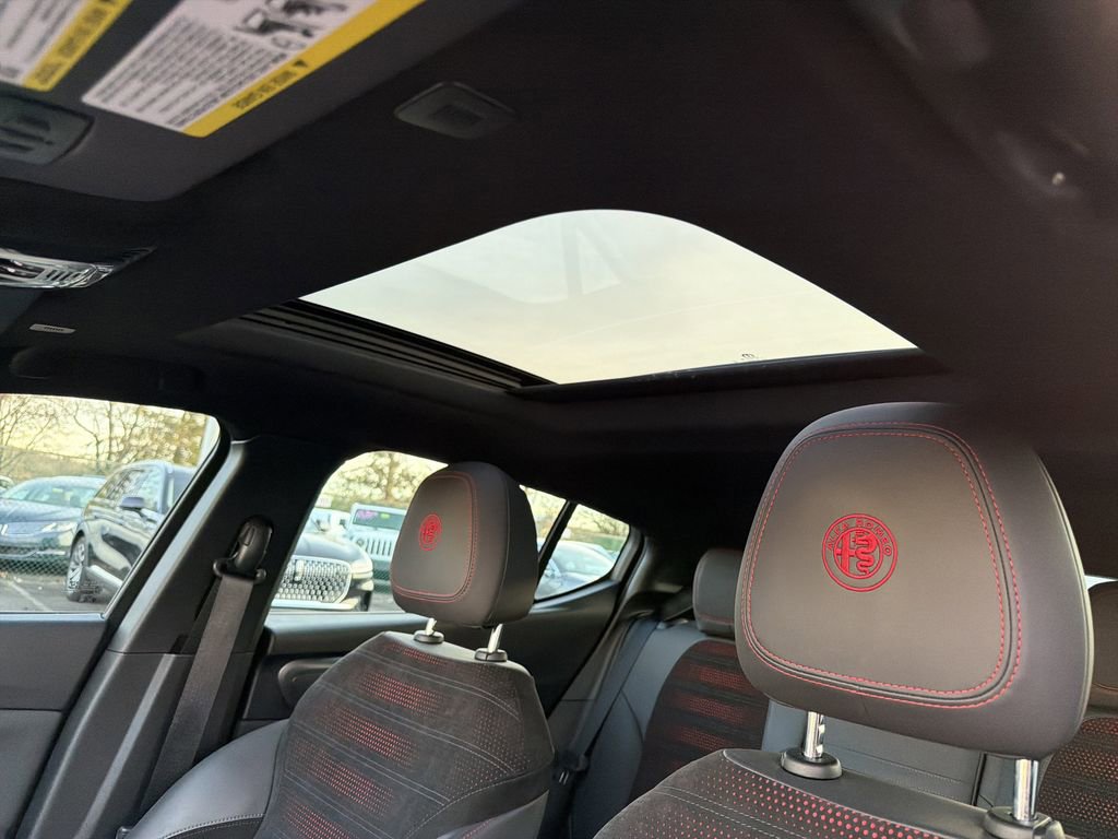 Used 2024 Alfa Romeo Tonale Veloce image 28