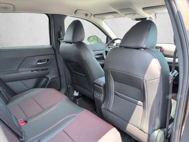 New 2025 Nissan Kicks SR w/ Illumination Package FWD image 19